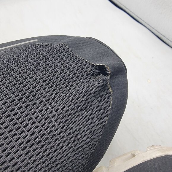 On Cloud 5 Mens 11 Black Athletic Shoes Running Walking Comfort Casual Outdoors - Picture 8 of 14